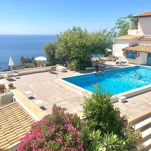 3* Aparthotel Terra Rossa
